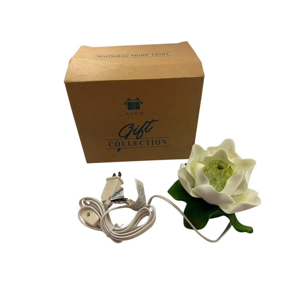 Avon Magnolia Nightlight Lamp Porcelain Small Handpainted With Cord new in box‎